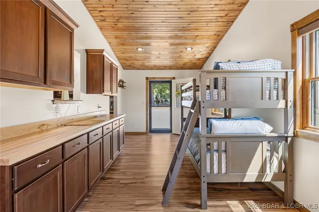 $760,000 | 26047 Indian Creek Lane, Barnett, MO 65011