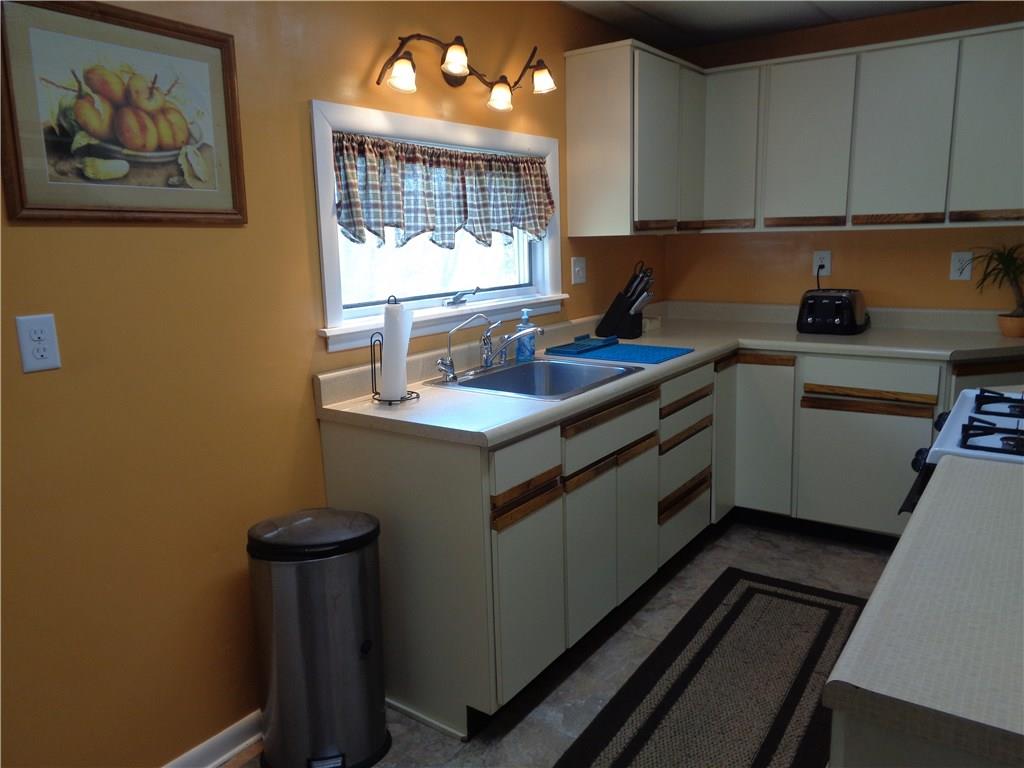 147 Grimplin Road Vanderbilt, PA 15486 - Photo 7 of 25 QUAINT COUNTRY KITCHEN