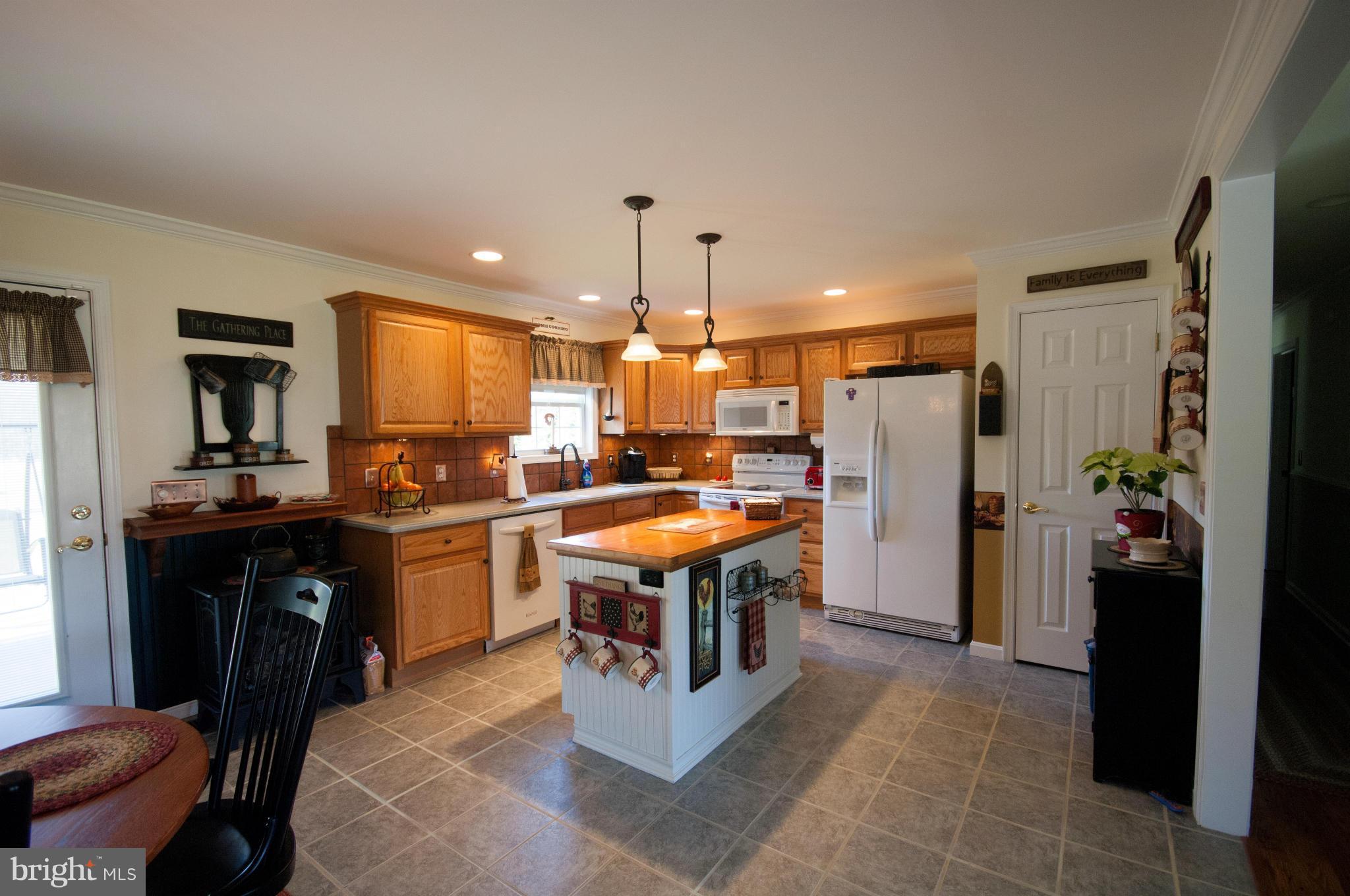36408 St George Road Delmar, DE 19940 - Photo 2 of 14 Kitchen