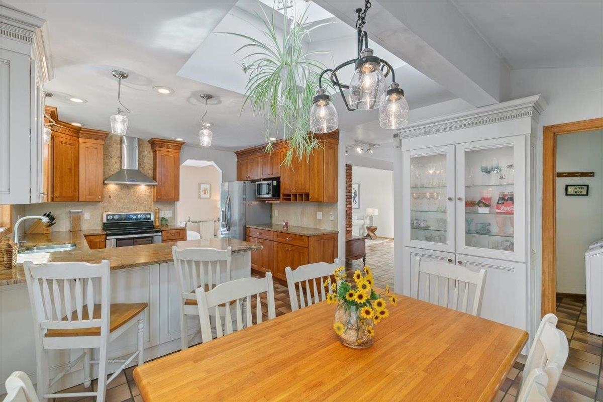 12 Oriole Road Windham, NH 03087 - Photo 11 of 51