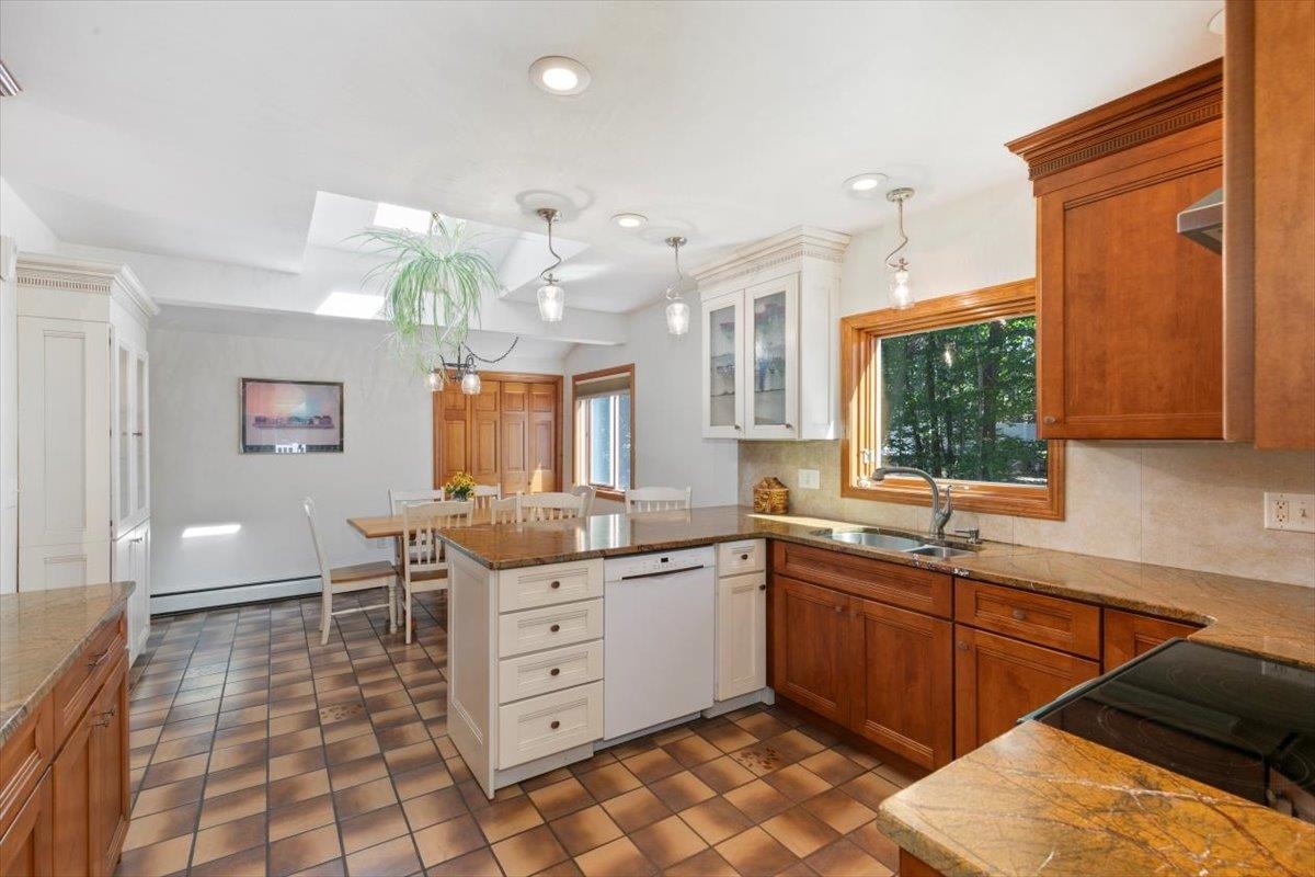 12 Oriole Road Windham, NH 03087 - Photo 14 of 51