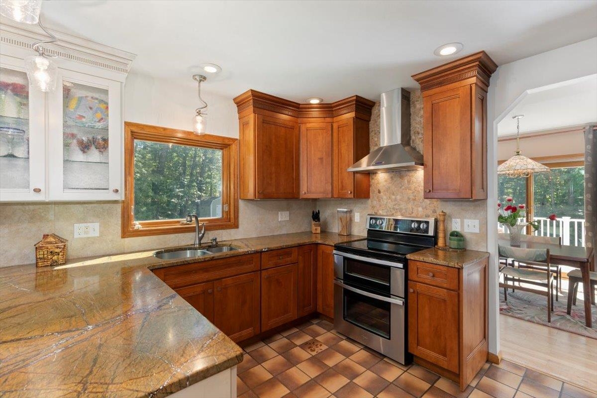 12 Oriole Road Windham, NH 03087 - Photo 15 of 51