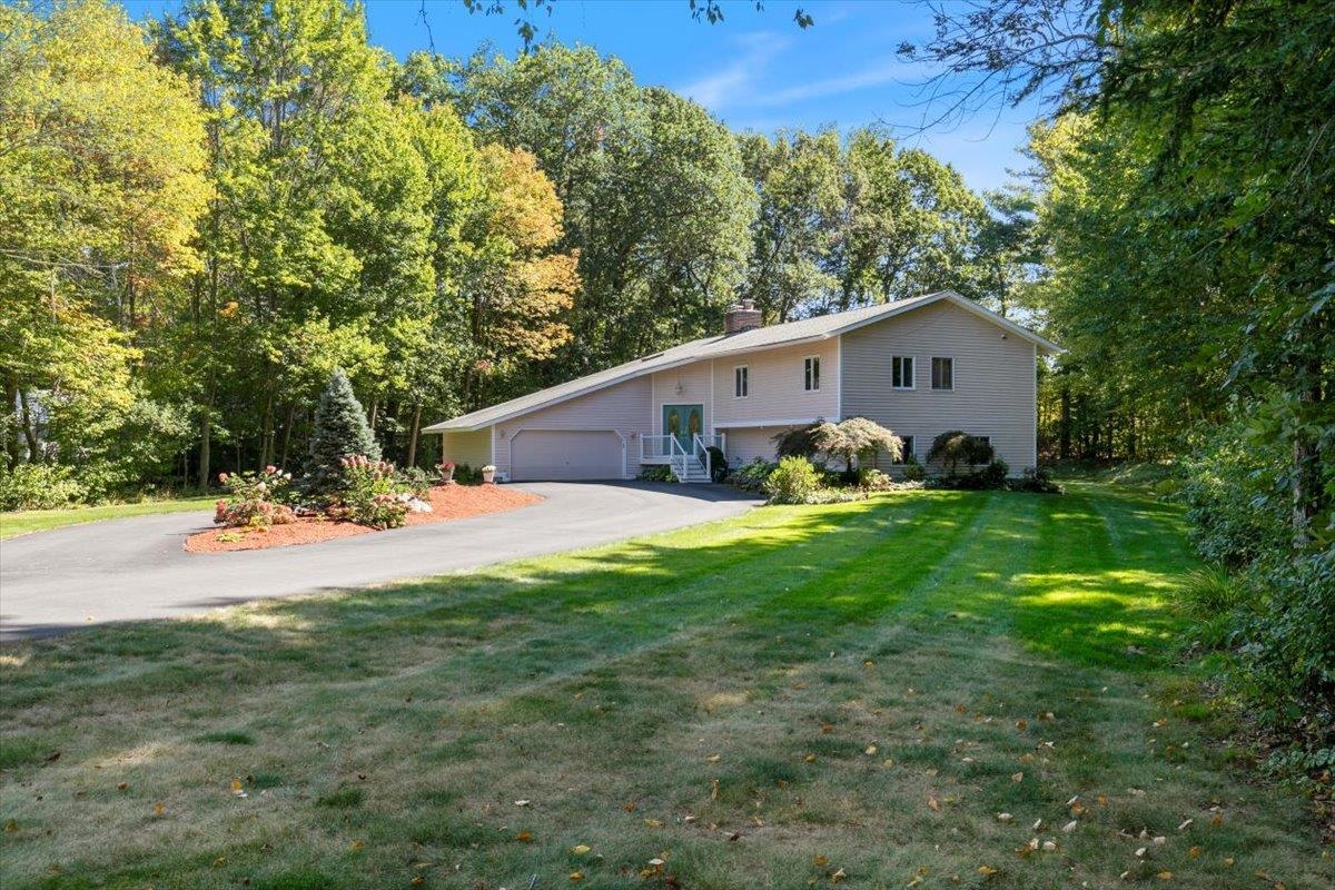 12 Oriole Road Windham, NH 03087 - Photo 5 of 51