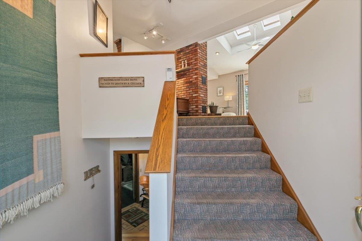 12 Oriole Road Windham, NH 03087 - Photo 7 of 51