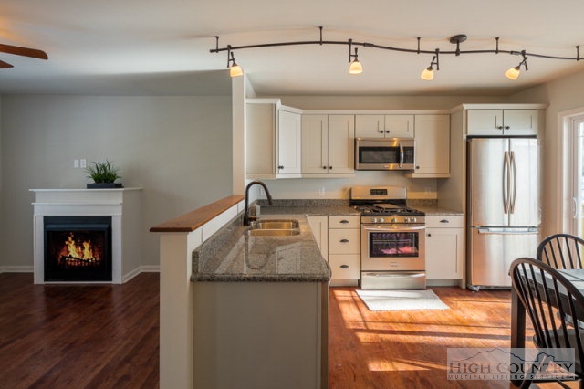 804 Tarleton Circle Boone, NC 28607 - Photo 4 of 10 Gallery Image 4