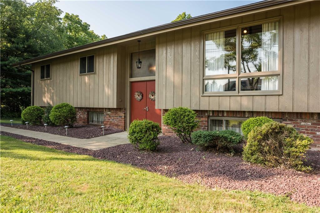 124 Johnston Road Canonsburg, PA 15317 - Photo 2 of 25 Gallery Image 2