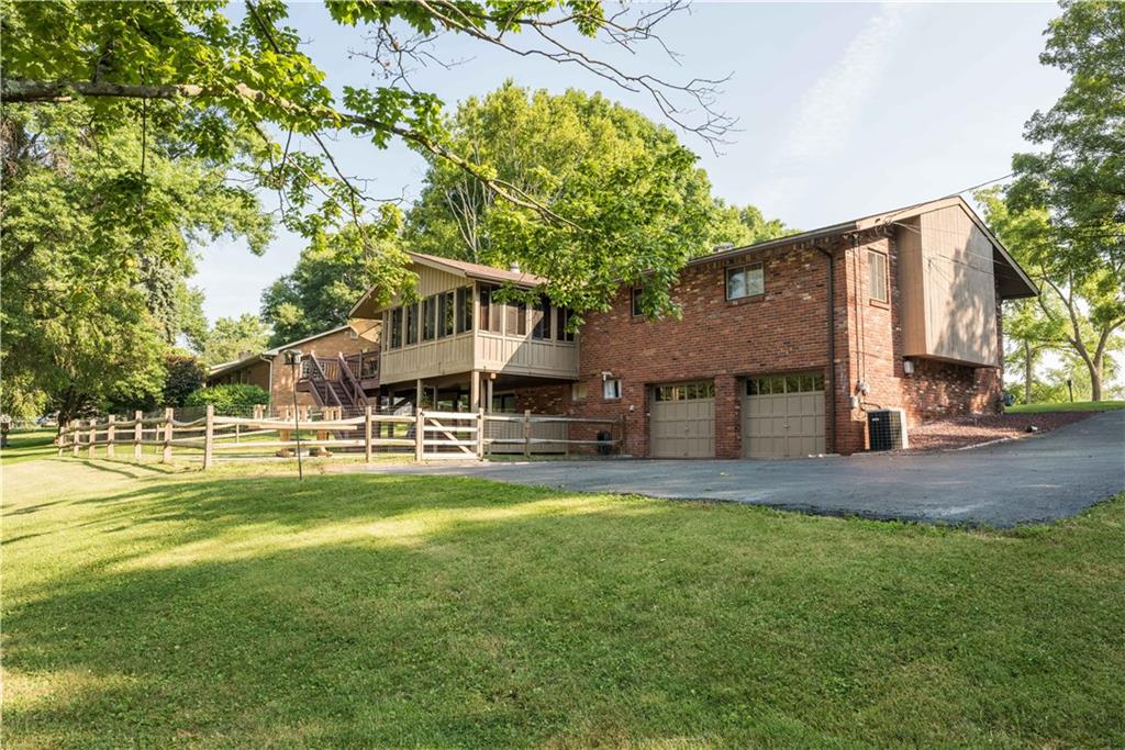 124 Johnston Road Canonsburg, PA 15317 - Photo 3 of 25 Gallery Image 3