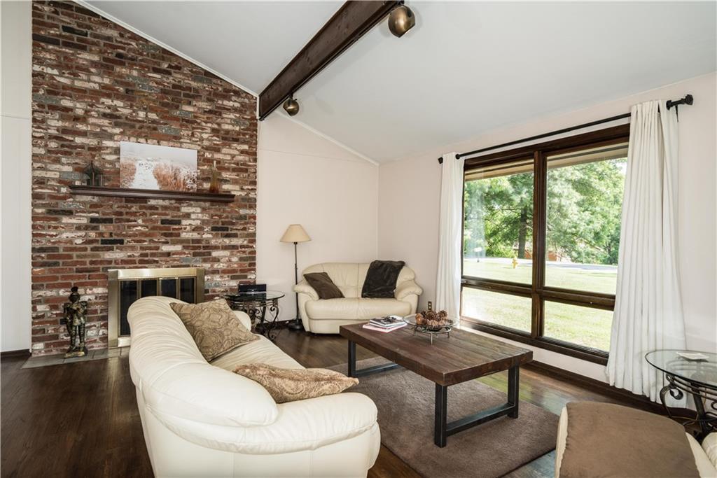 124 Johnston Road Canonsburg, PA 15317 - Photo 4 of 25 Gallery Image 4