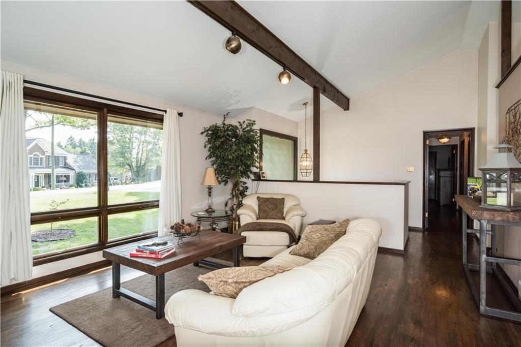 124 Johnston Road Canonsburg, PA 15317 - Photo 5 of 25 Gallery Image 5
