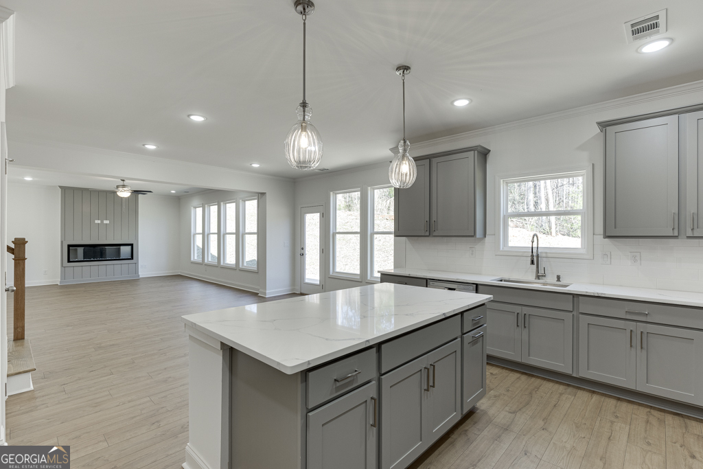 997 Lakeview Drive Commerce, GA 30529 - Photo 12 of 42