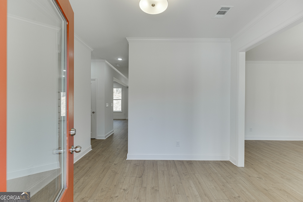 997 Lakeview Drive Commerce, GA 30529 - Photo 4 of 42