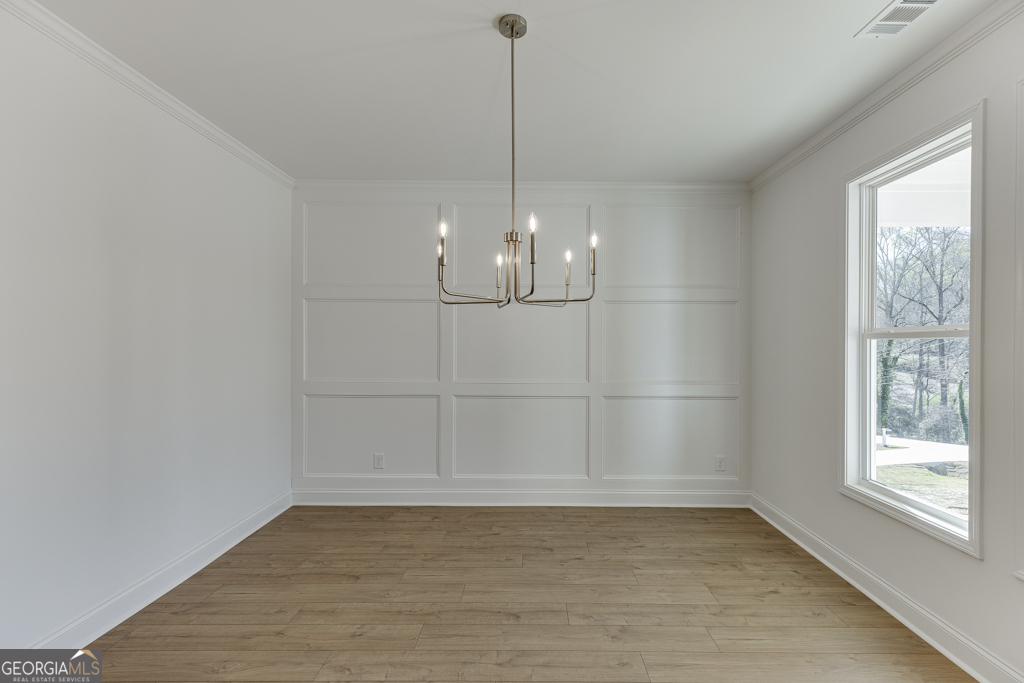 997 Lakeview Drive Commerce, GA 30529 - Photo 5 of 42