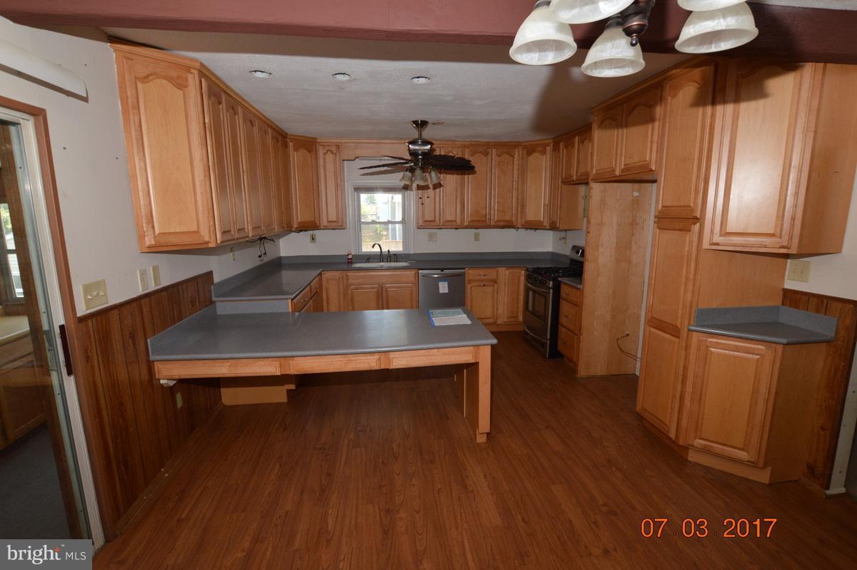 206 Cresswell Road Baltimore, MD 21225 - Photo 3 of 5 Kitchen