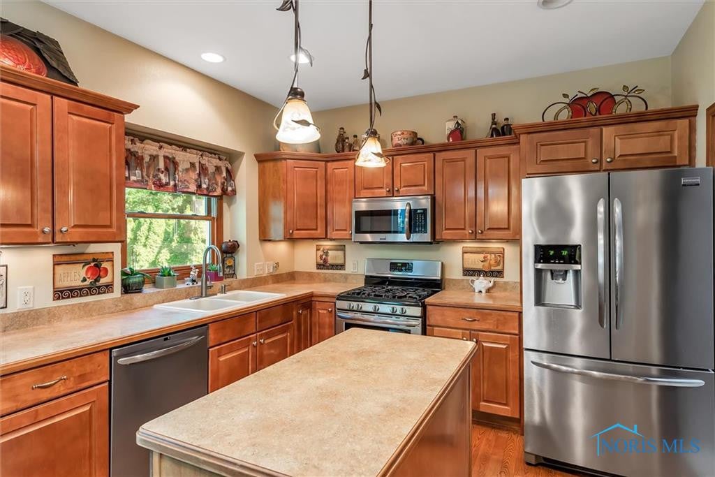 659 Weatherstone Road Holland, OH 43528 - Photo 12 of 45 Gallery Image 12