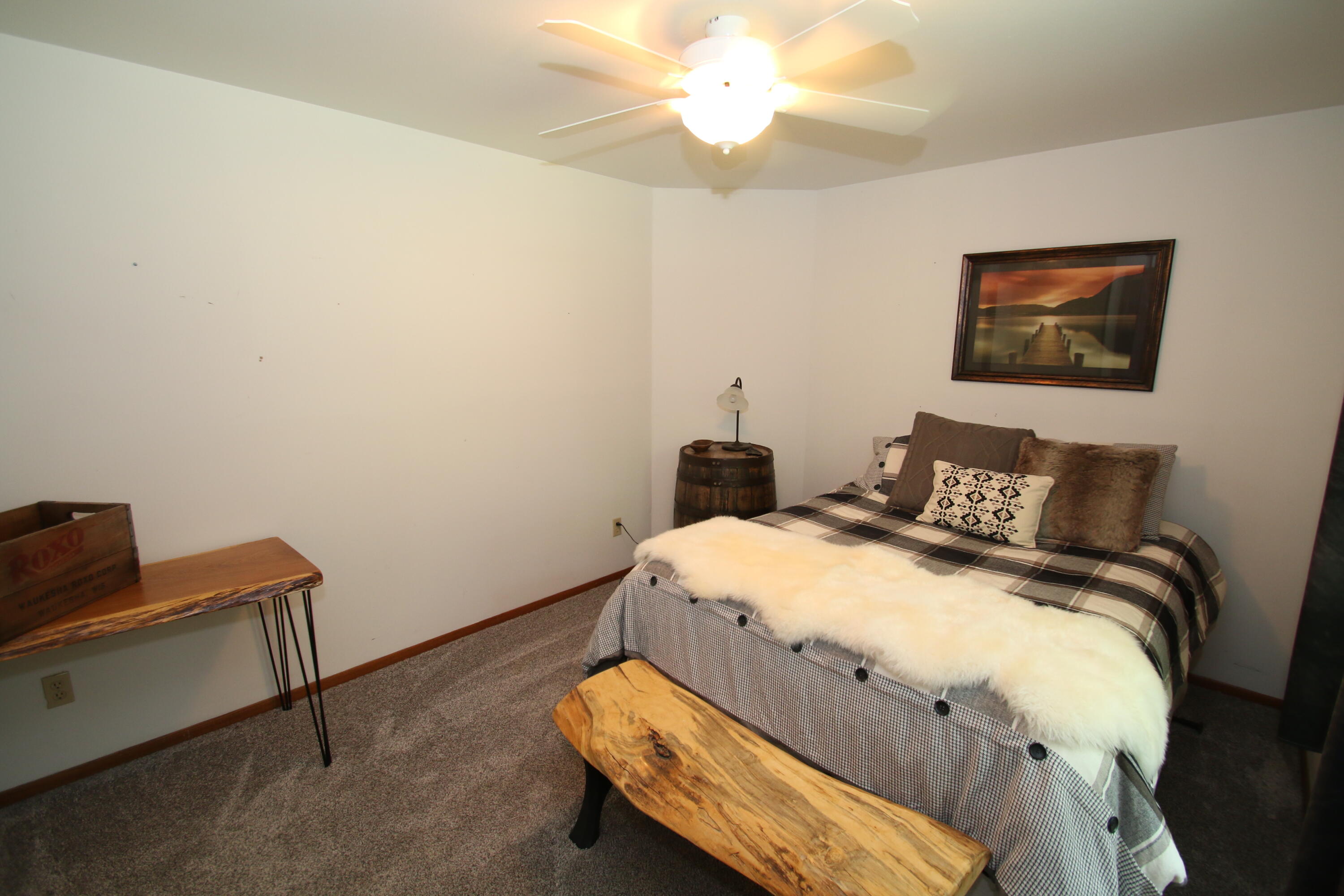1400 South Ridgeway Road New Berlin, WI 53146 - Photo 21 of 31 Bedroom 3