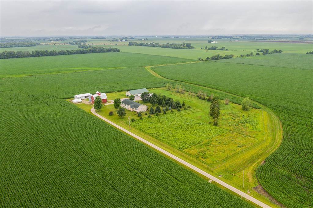 3000 Central City Road Alburnett, IA 52202 - Photo 1 of 50 Gallery Image 1