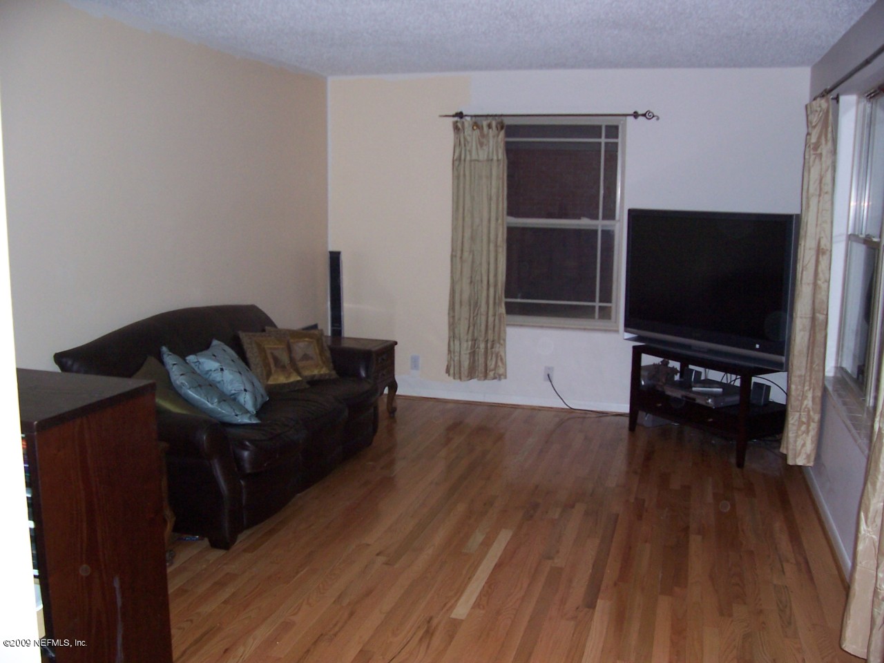 5640 Fort Sumter Road Jacksonville, FL 32210 - Photo 3 of 11 Living Room