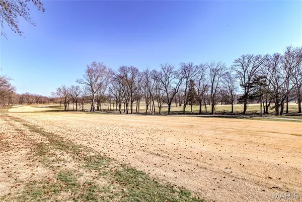 $250,000 | 1015 Fairways Drive, Lake St. Louis, MO 63367