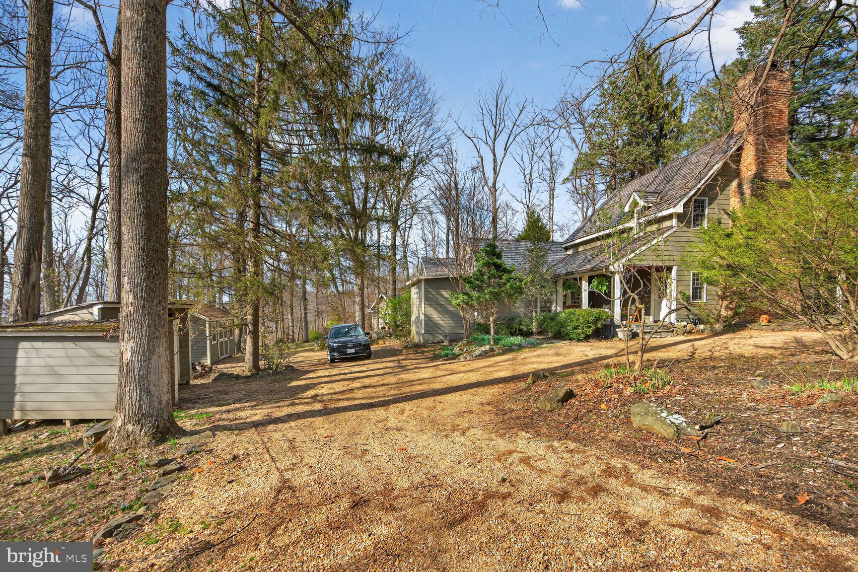 17641 Raven Rocks Road Bluemont, VA 20135 - Photo 97 of 109 Circular Driveway by the Front Door