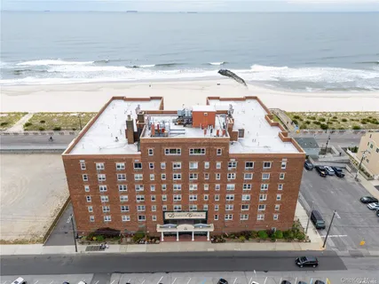$548,000 | 370 West Broadway, Unit 5W, Long Beach, NY 11561