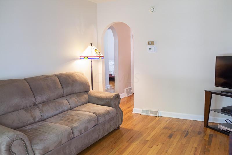 340 Chase Road Columbus, OH 43214 - Photo 6 of 30