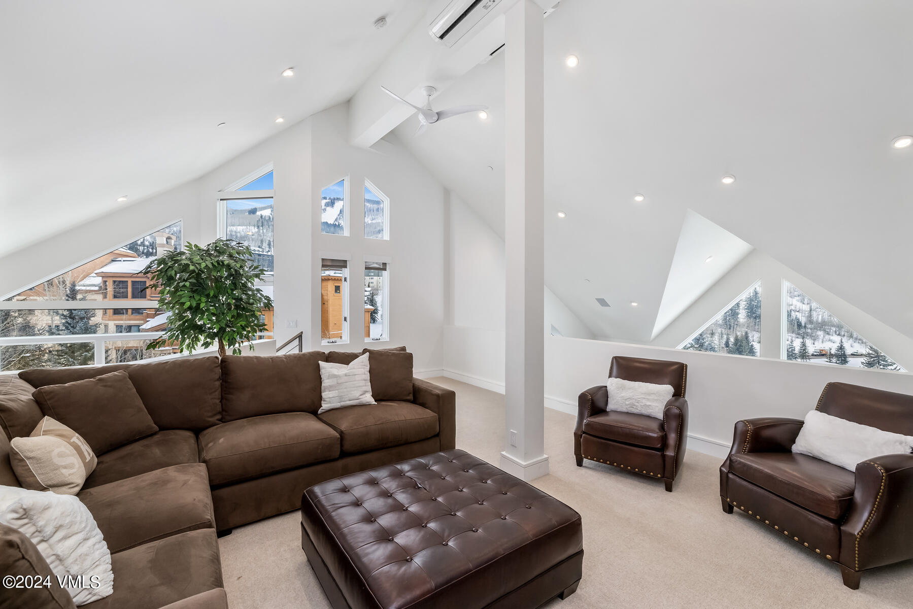 83 Offerson Road, Unit 1 Beaver Creek, CO 81620 - Photo 20 of 27 a living room with furniture