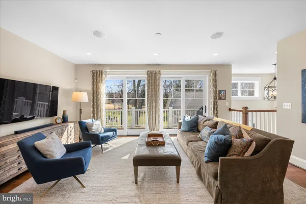 $2,099,000 | 6726 25th Street North, Arlington, VA 22213