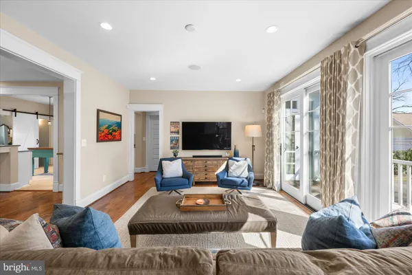 $2,099,000 | 6726 25th Street North, Arlington, VA 22213