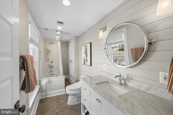 $2,099,000 | 6726 25th Street North, Arlington, VA 22213