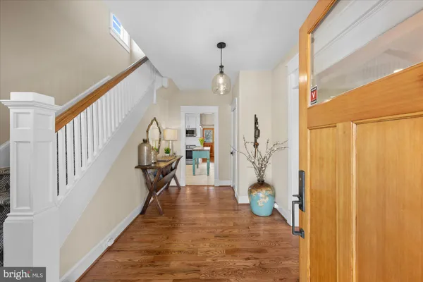 $2,099,000 | 6726 25th Street North, Arlington, VA 22213