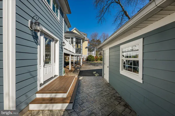 $2,099,000 | 6726 25th Street North, Arlington, VA 22213