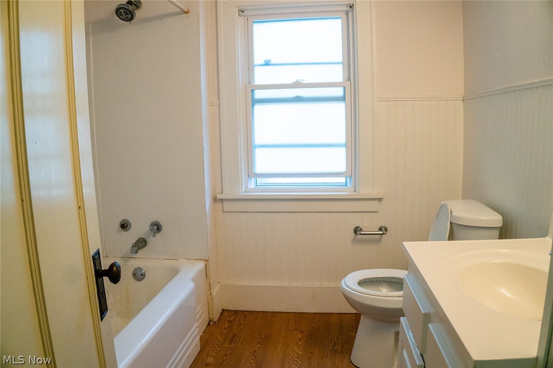 926 Montford Road Cleveland, OH 44121 - Photo 8 of 13