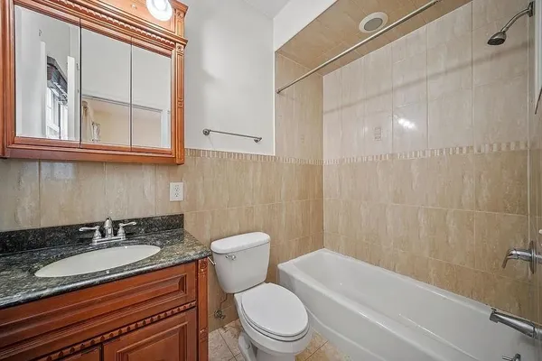 $2,933 | 41 Wright Avenue, Unit 2, Jersey City, NJ 07306