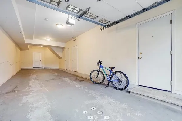 $2,933 | 41 Wright Avenue, Unit 2, Jersey City, NJ 07306