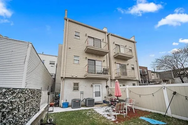 $2,933 | 41 Wright Avenue, Unit 2, Jersey City, NJ 07306