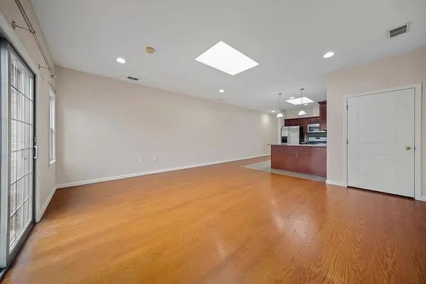 $2,933 | 41 Wright Avenue, Unit 2, Jersey City, NJ 07306