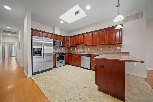 $2,933 | 41 Wright Avenue, Unit 2, Jersey City, NJ 07306