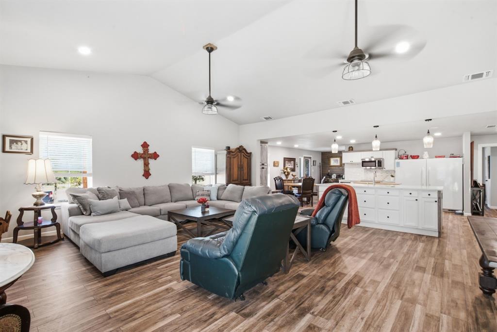 5098 Fairview Road Millsap, TX 76066 - Photo 6 of 40 Gallery Image 6