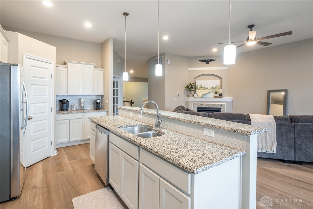 31 Rippling Brook Lane Springboro, OH 45066 - Photo 15 of 29 Kitchen looking to great room