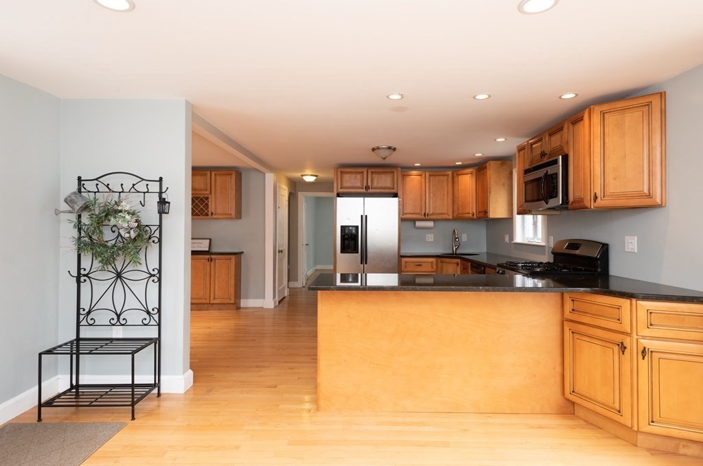 50 Redfield Road Wakefield, MA 01880 - Photo 15 of 34 Gallery Image 15