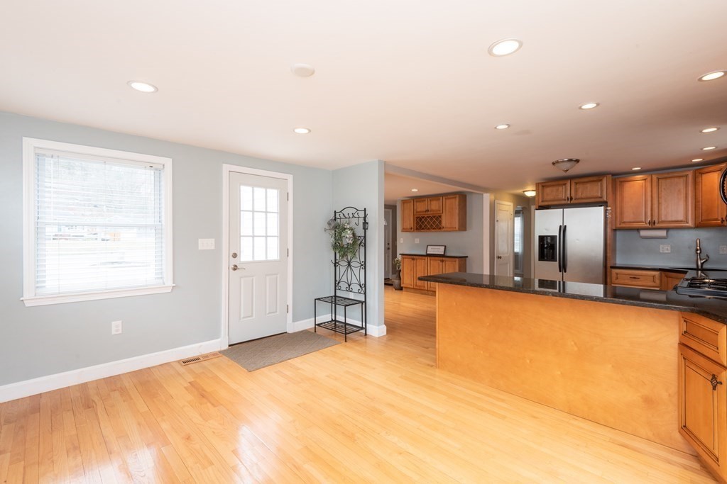 50 Redfield Road Wakefield, MA 01880 - Photo 16 of 34 Gallery Image 16