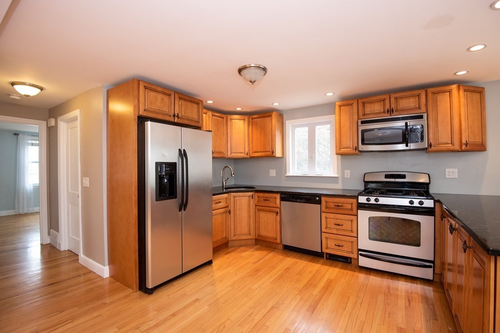 50 Redfield Road Wakefield, MA 01880 - Photo 10 of 34 Gallery Image 10