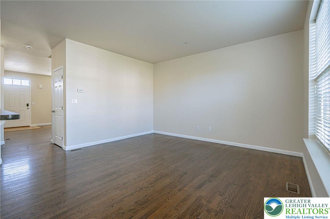 241 Snapdragon Way Allentown, PA 18104 - Photo 11 of 28