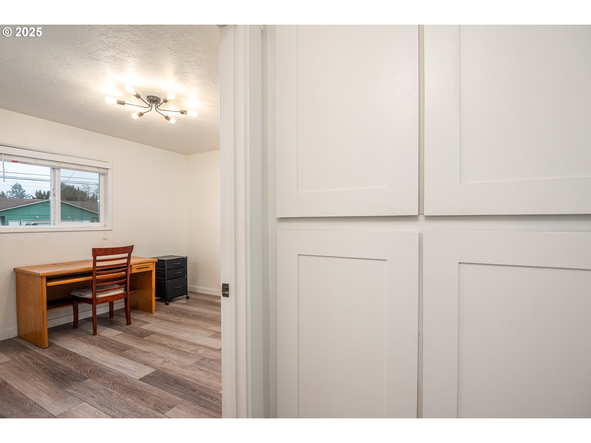 860 Maxwell Road Eugene, OR 97404 - Photo 15 of 30 Gallery Image 15
