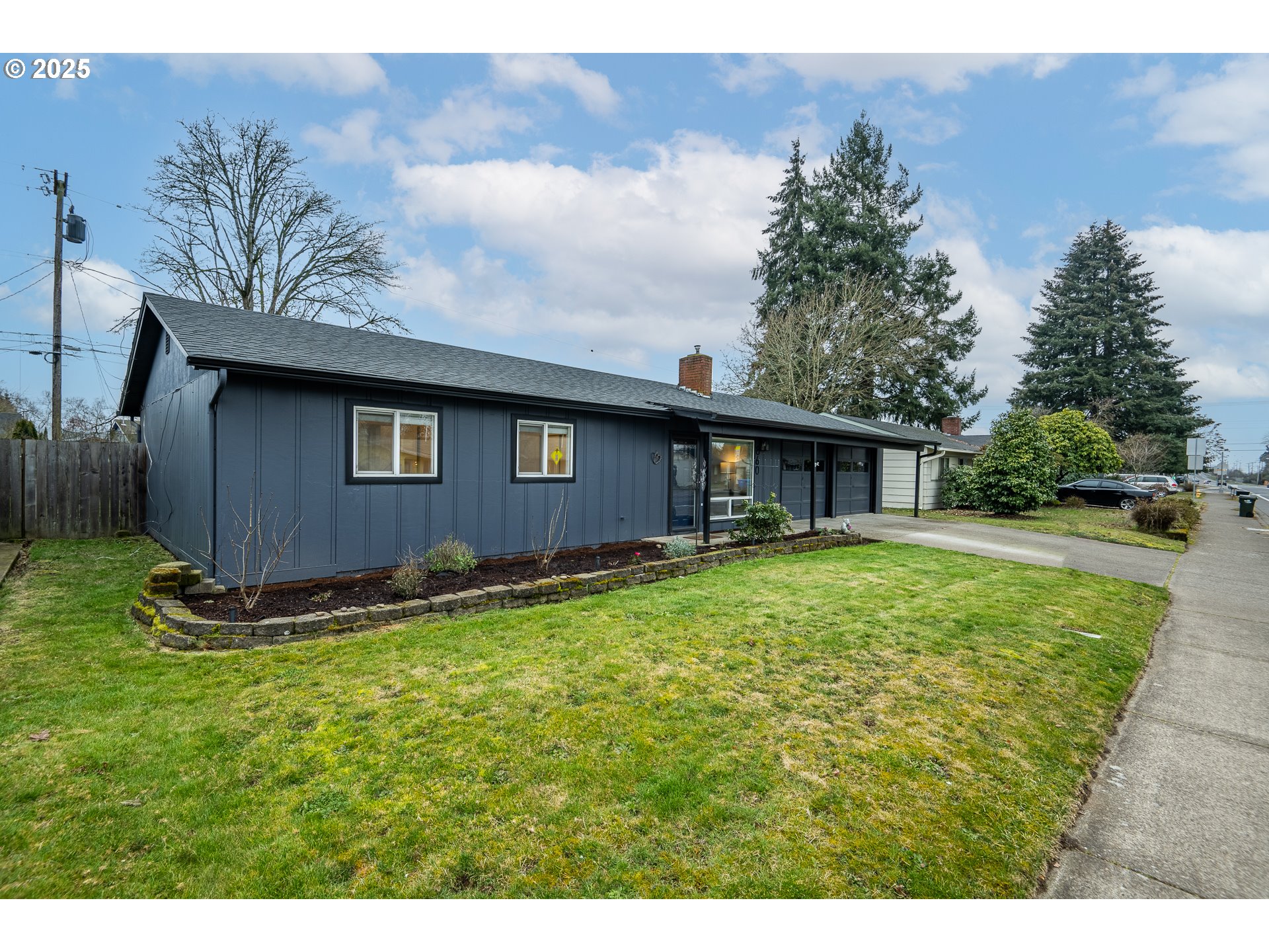 860 Maxwell Road Eugene, OR 97404 - Photo 3 of 30 Gallery Image 3