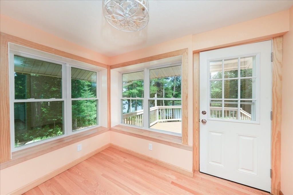 13 Shore Avenue Maynard, MA 01754 - Photo 4 of 23