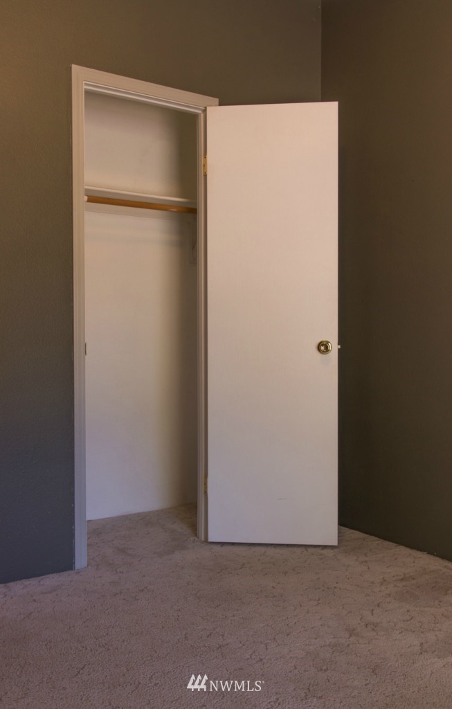 13091 Hadfield Road Southeast Olalla, WA 98359 - Photo 14 of 20 Gallery Image 14
