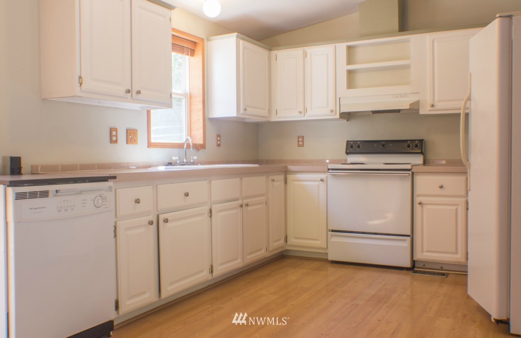 13091 Hadfield Road Southeast Olalla, WA 98359 - Photo 15 of 20 Gallery Image 15