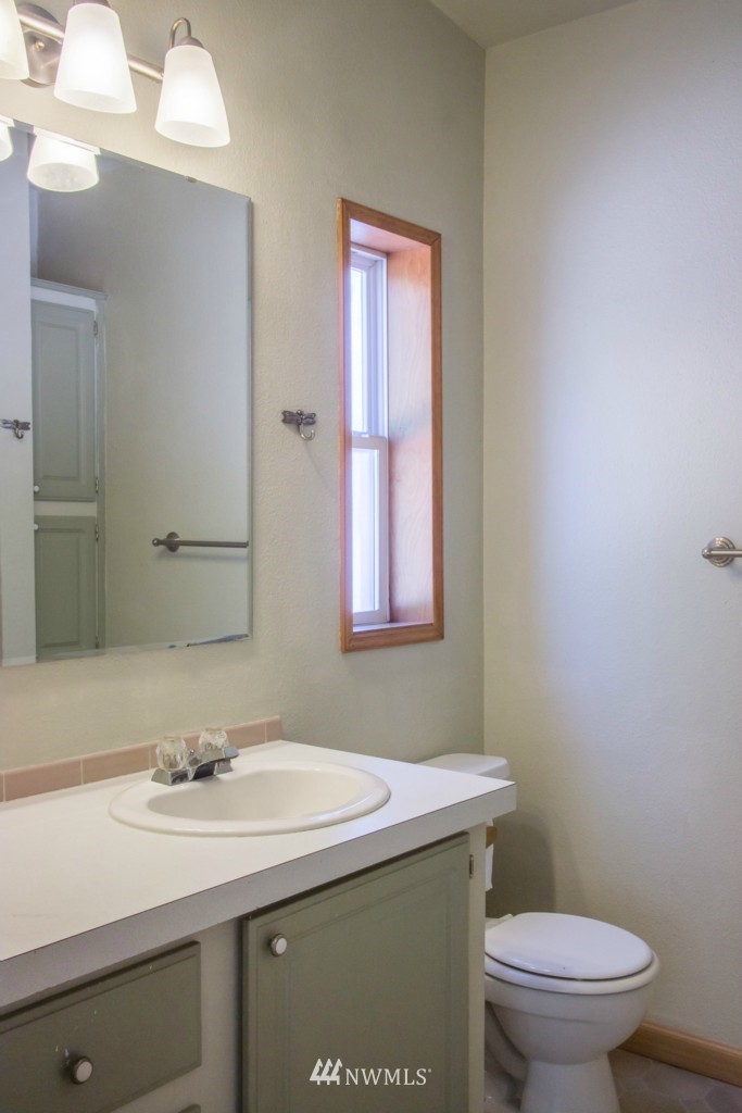 13091 Hadfield Road Southeast Olalla, WA 98359 - Photo 19 of 20 Gallery Image 19