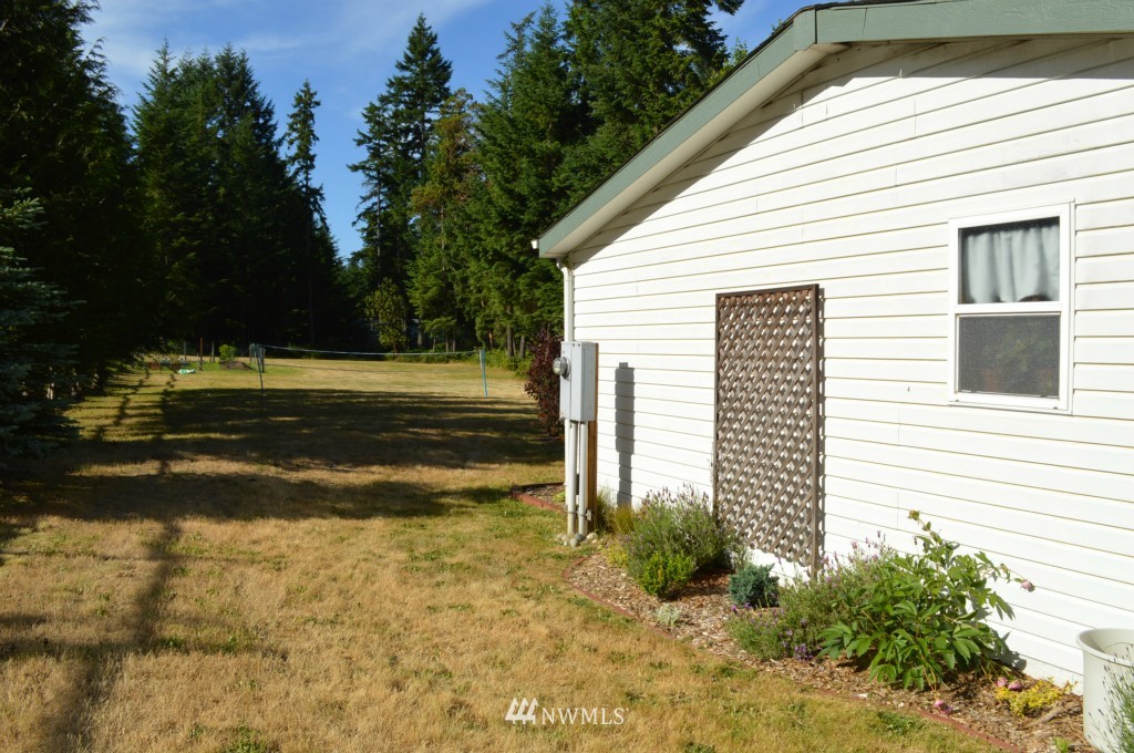 13091 Hadfield Road Southeast Olalla, WA 98359 - Photo 3 of 20 Gallery Image 3